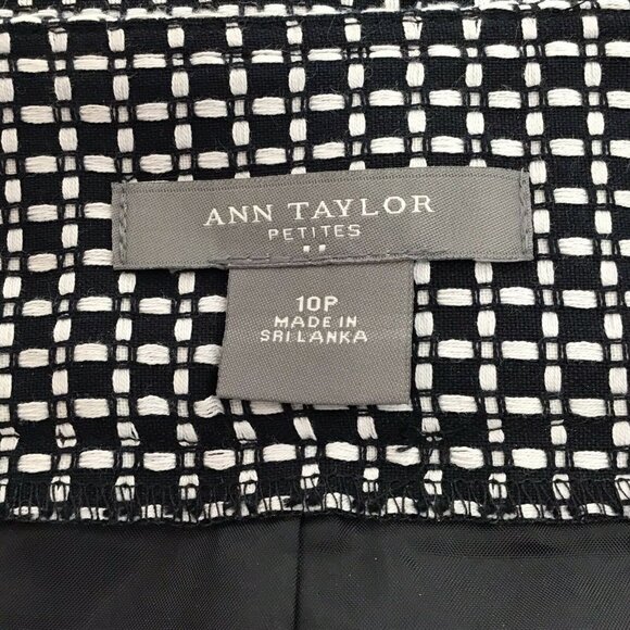 Ann Taylor Women's Skirt Black White Geometric Business Career Sz 10P Buttons‎ - Picture 7 of 8